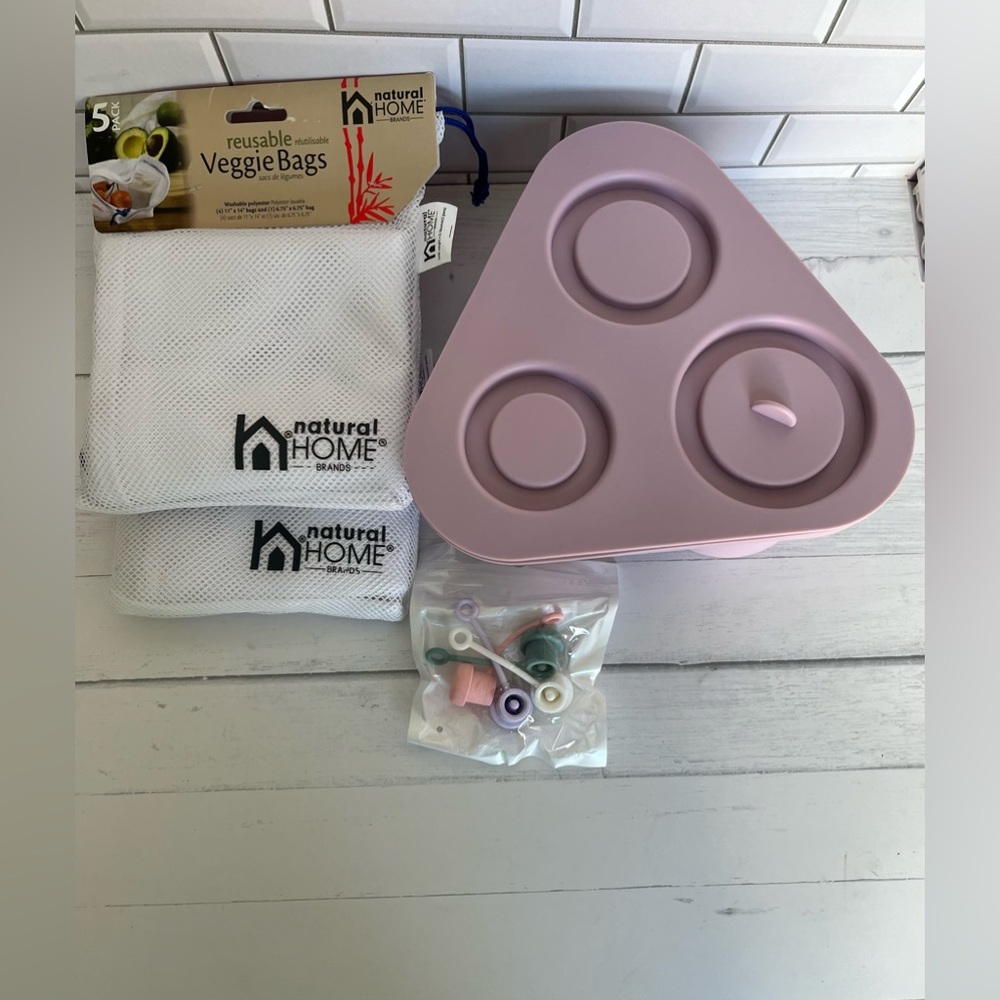 Bundle: Silicone Ice Cube Tray for Tumbler Cup and 2 packs of 5 Veggie Bags